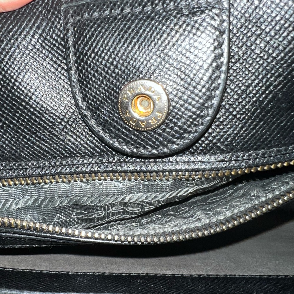 Authentic Prada Large Promenade - Picture 5 of 16